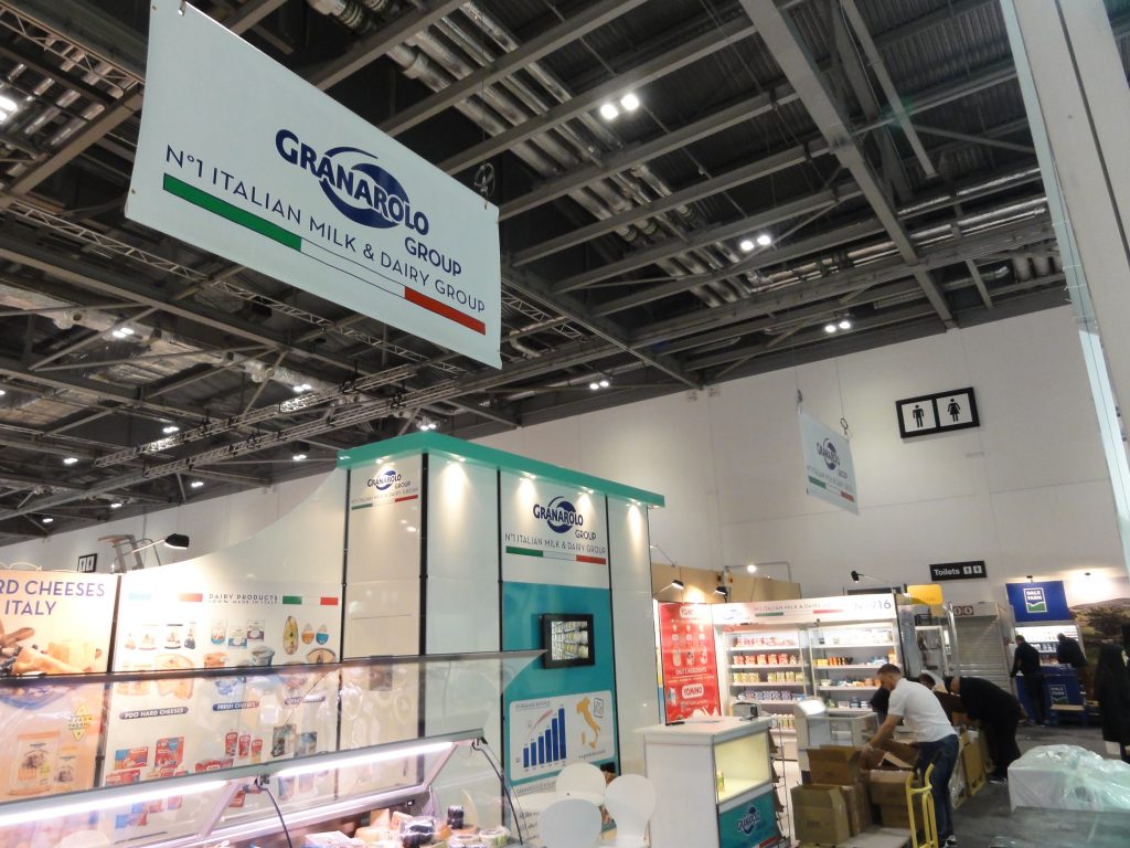 Why Many Businessmen Prefer PVC Banners For Their Advertisements?